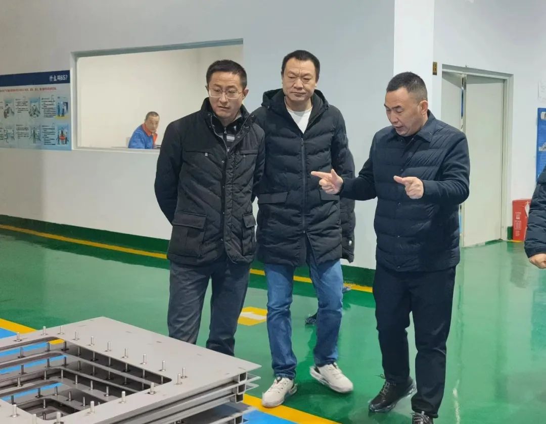 政企互动,共筑郫都工业高质量发展——区政协副主席何弢调研YABO鸭脖